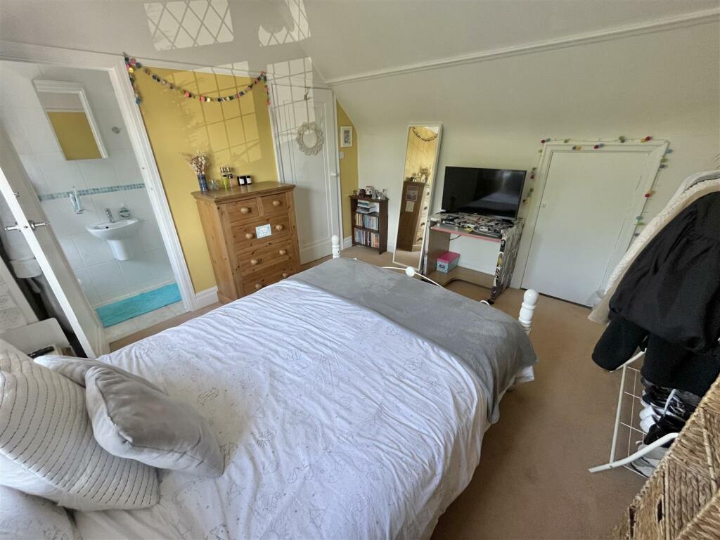 Bedroom 2 Aspect 3.jpg