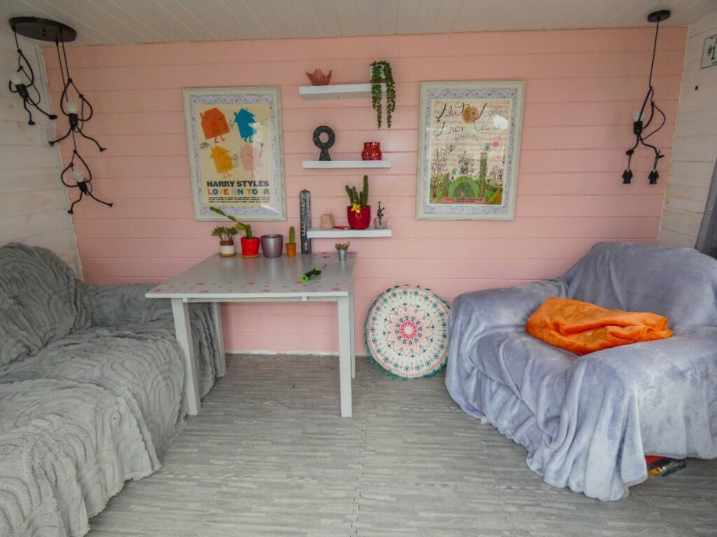 Summer House (Int)