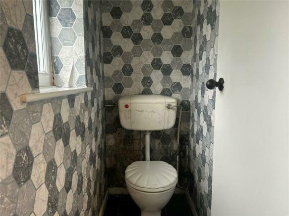 bathroom 2.jpeg