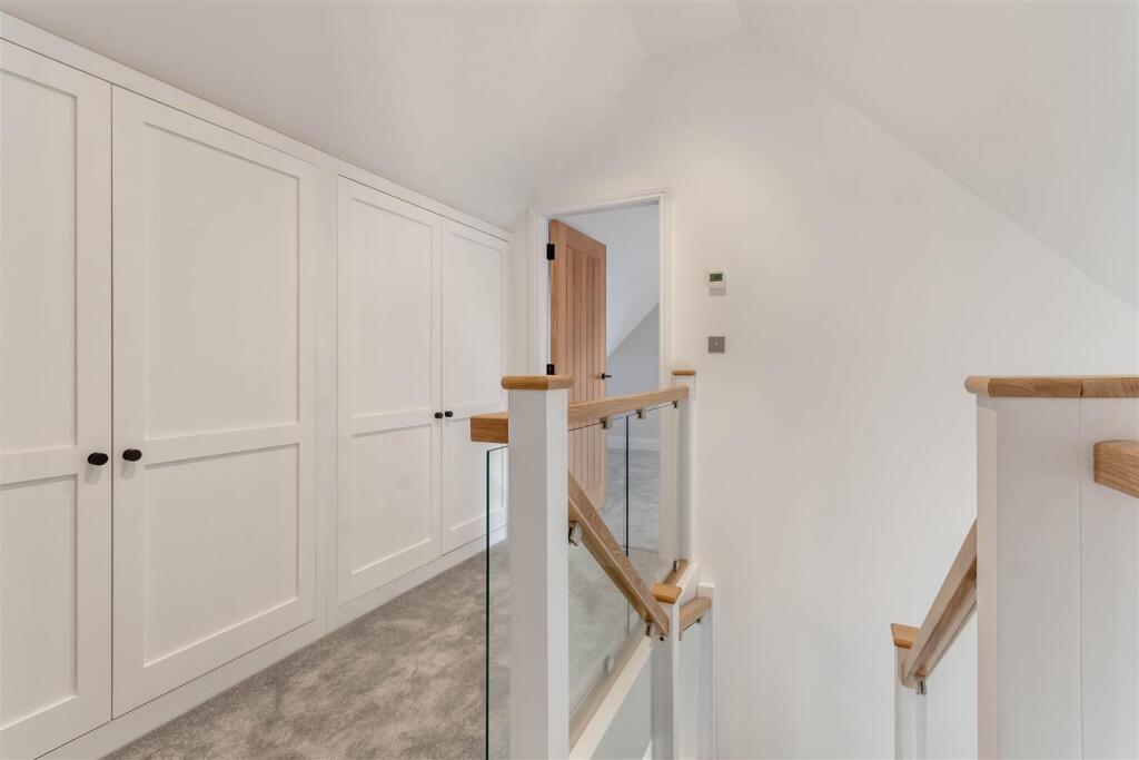 8672135-interior25.jpg