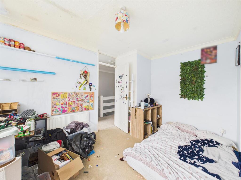 9 - Dinder Close.jpg