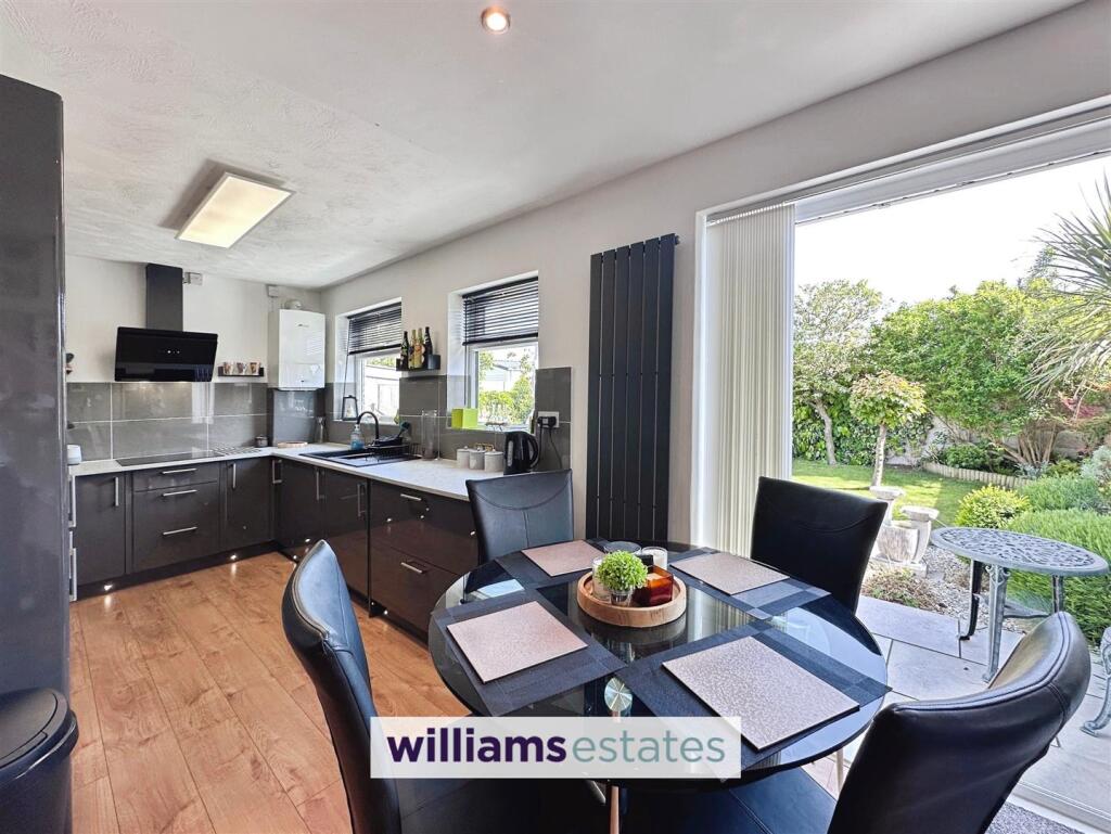 . Kitchen / Diner / Living Area