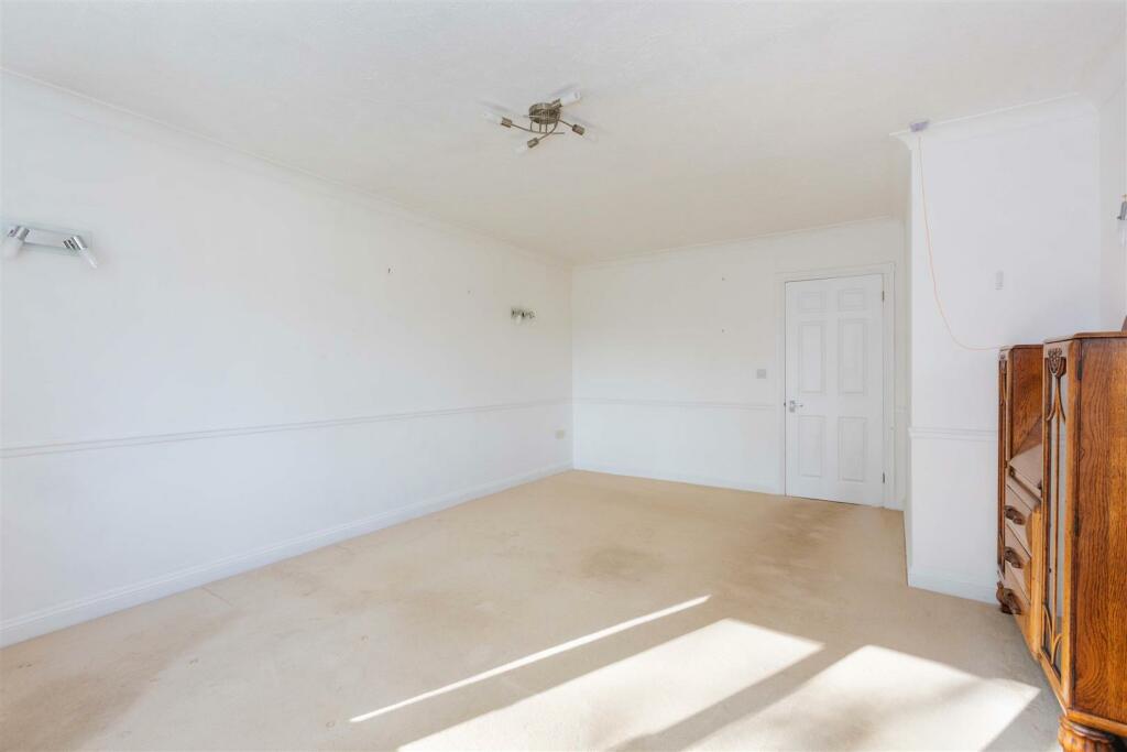 20 War Memorial Place-13.jpg