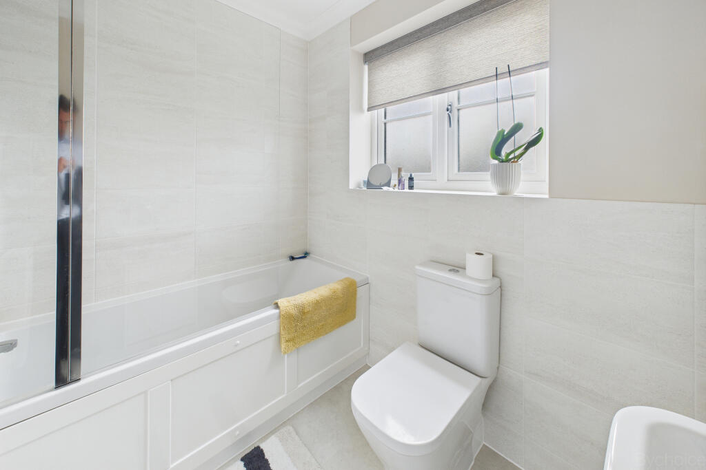 CAM05449G0-PR0018-STILL011