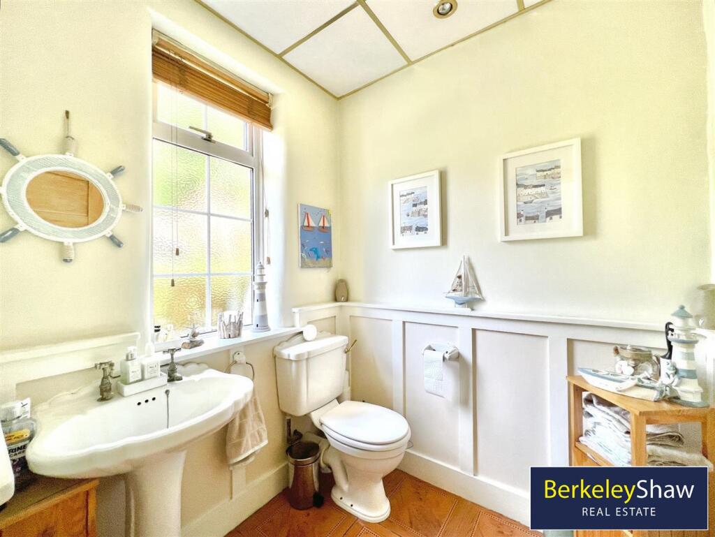 03d55d2a--42E5-A474-229D77568360-98947-00000D32988