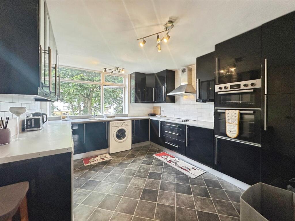 ec65fcbf--4B49-9264-1A287B1CFEA2-10287-000004E3810