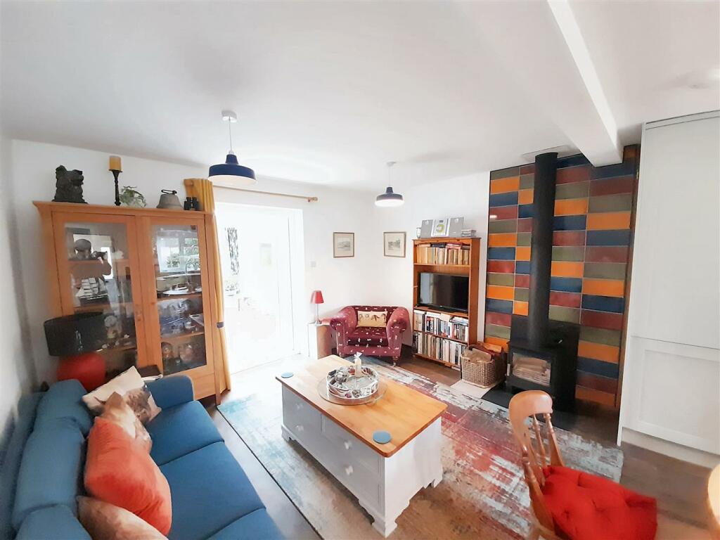 Living room new.jpg