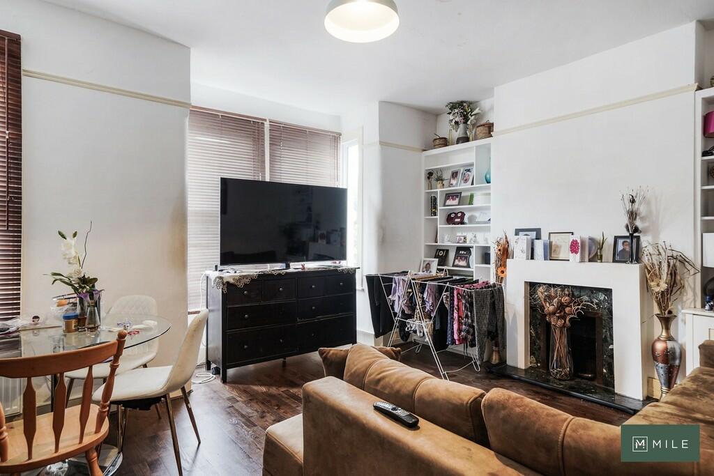 36b Casselden Roa...