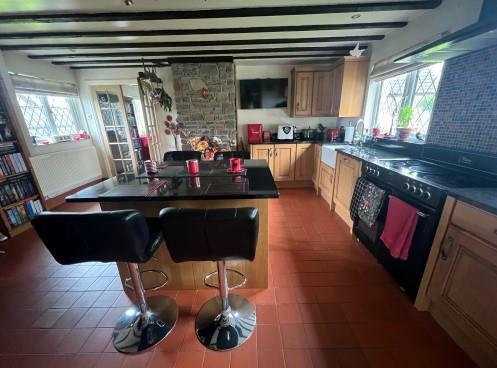KITCHEN / BREAKFAST ROOM