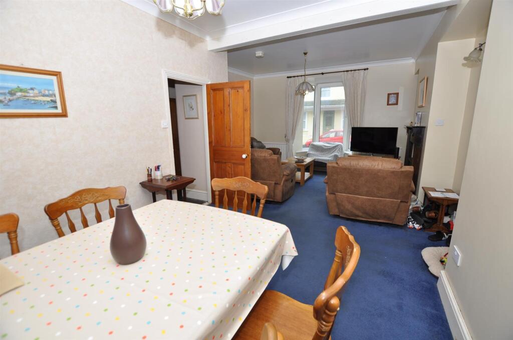 open plan lounge dining room
