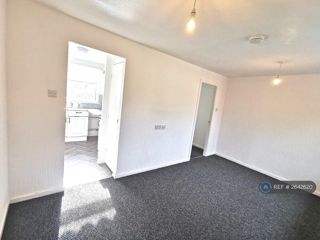 Living / Bedroom Area