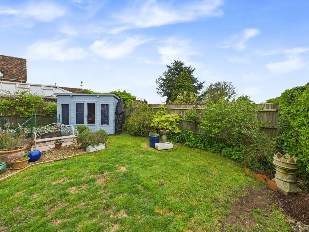 CAM02909G0-PR0382-STILL033