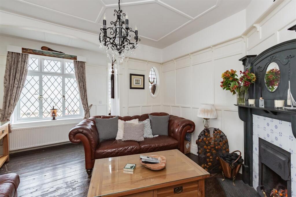 8 Central Parade-HR12.jpg