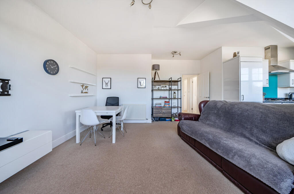 1363907-9-68e3e0c...