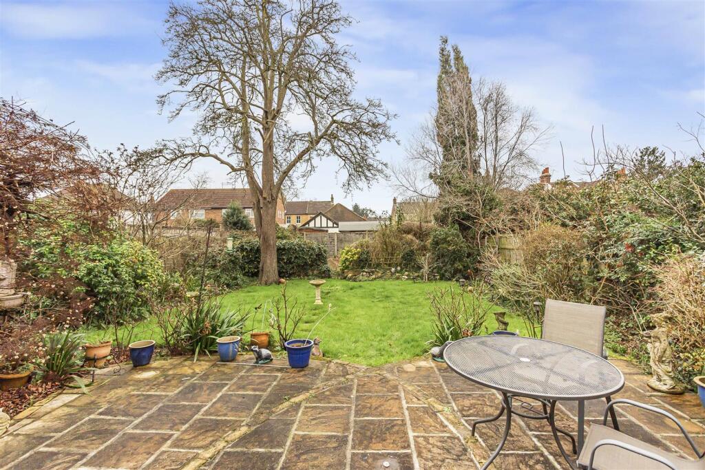 Garden 2 Wolsey Road.jpg