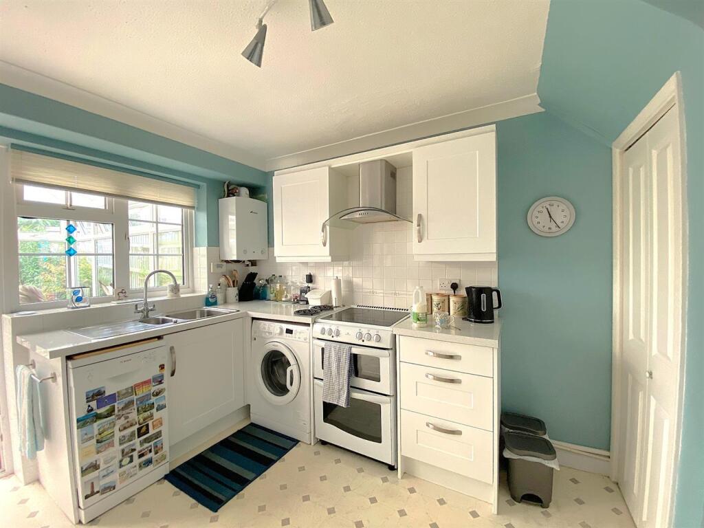 60 Links Drive - Kitchen2.jpg