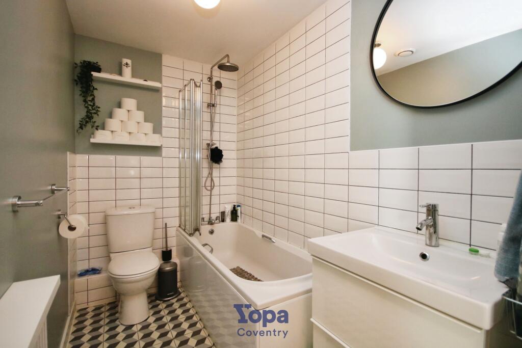 Ac21f4dc-Family 20Bathroom.JPG