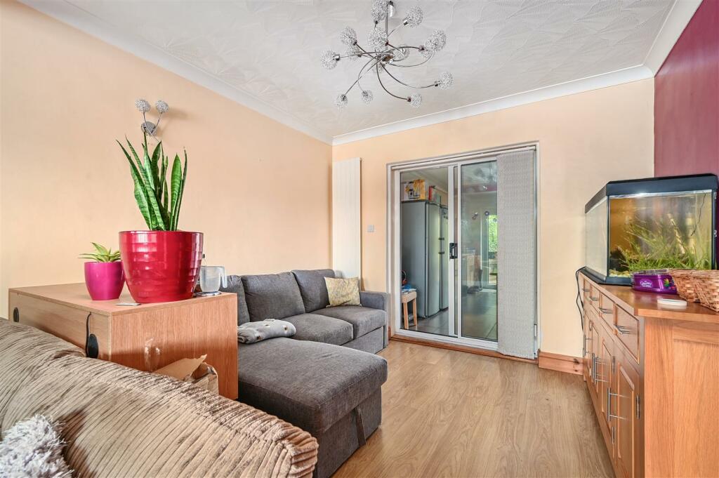17 Sefton road, bn41 (11).jpg