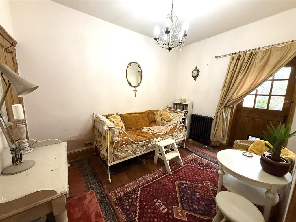 40 arch street bed.jpeg