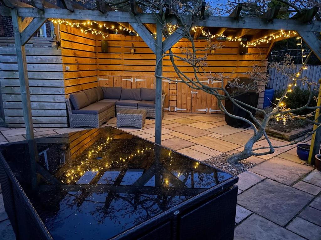 Gardens at night 2.jpg