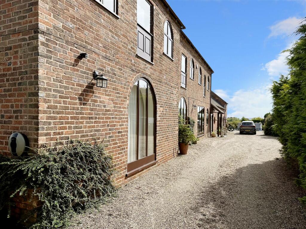 Front Elevation (2).jpg