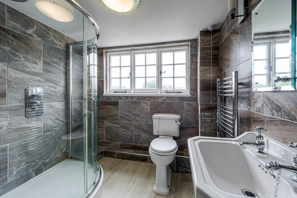 First floor showe...