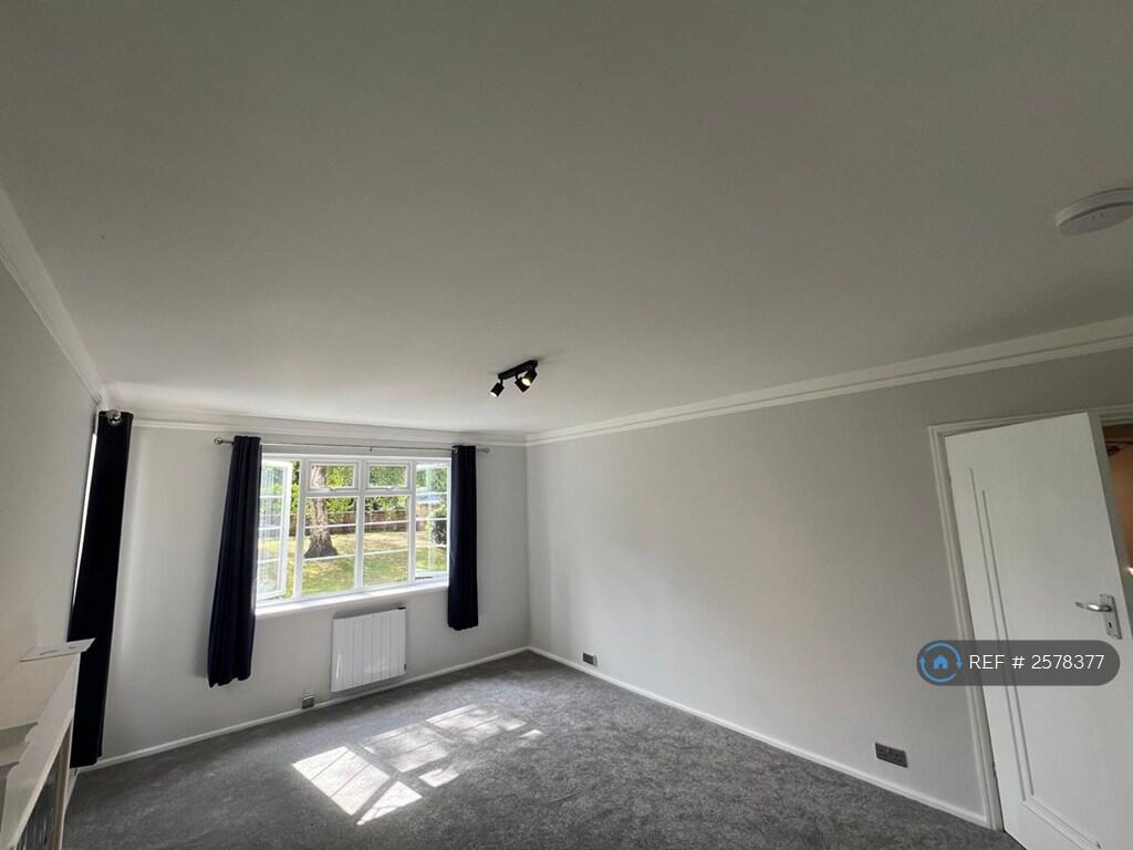 Living Room (2)