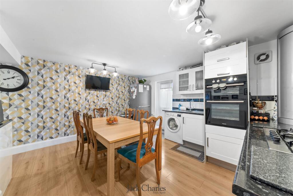 41 Lower Green 21.jpg