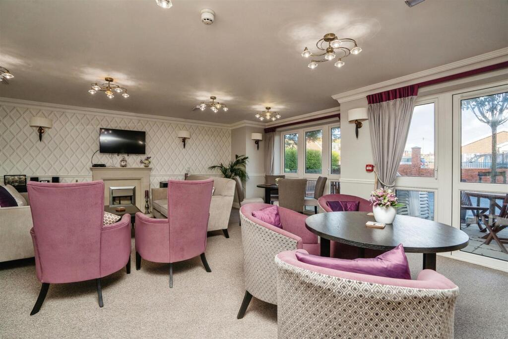 Owners Lounge (2).jpg