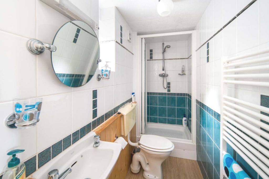 Shower Room.jpeg
