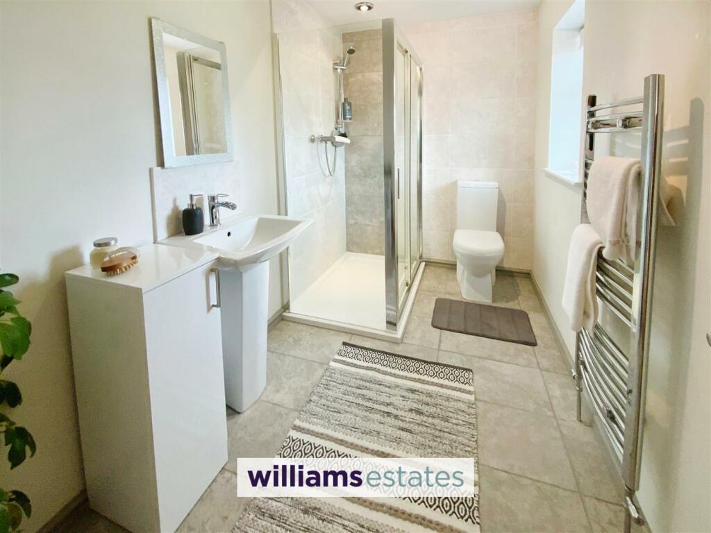 1st floor shower room