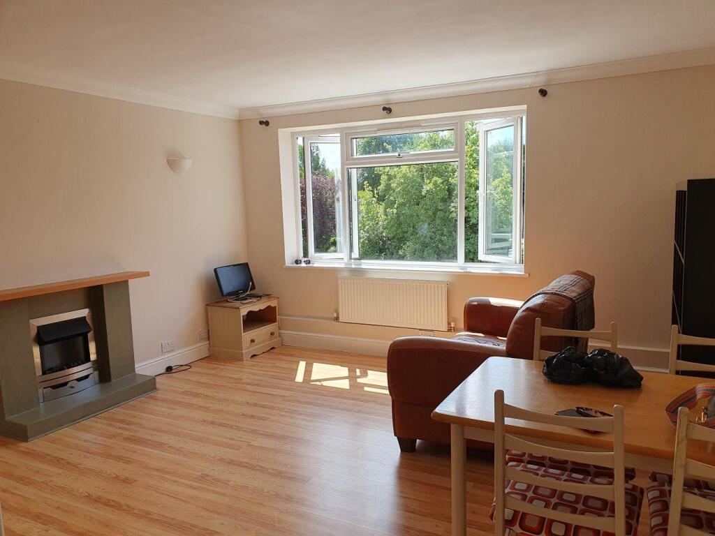 Lounge from door.jpg