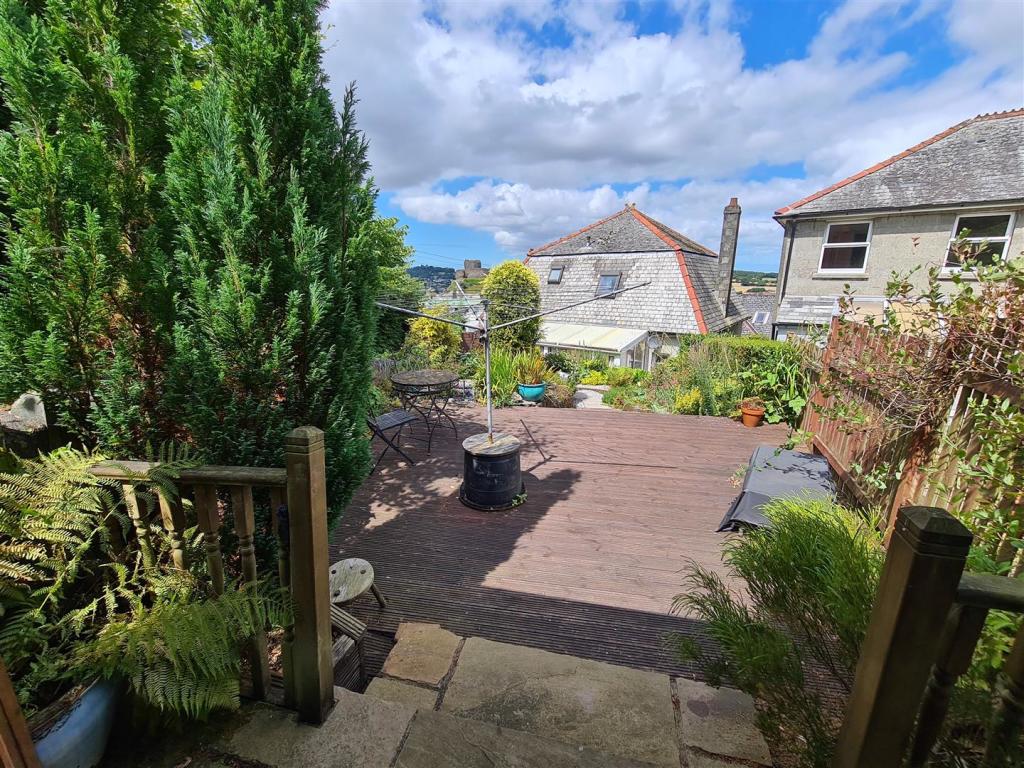 Rear &amp; Garden