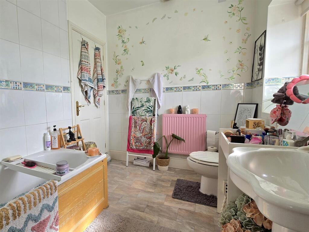 Bathroom/En Suite One