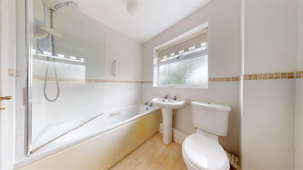 Pinfold Drive Bathroom