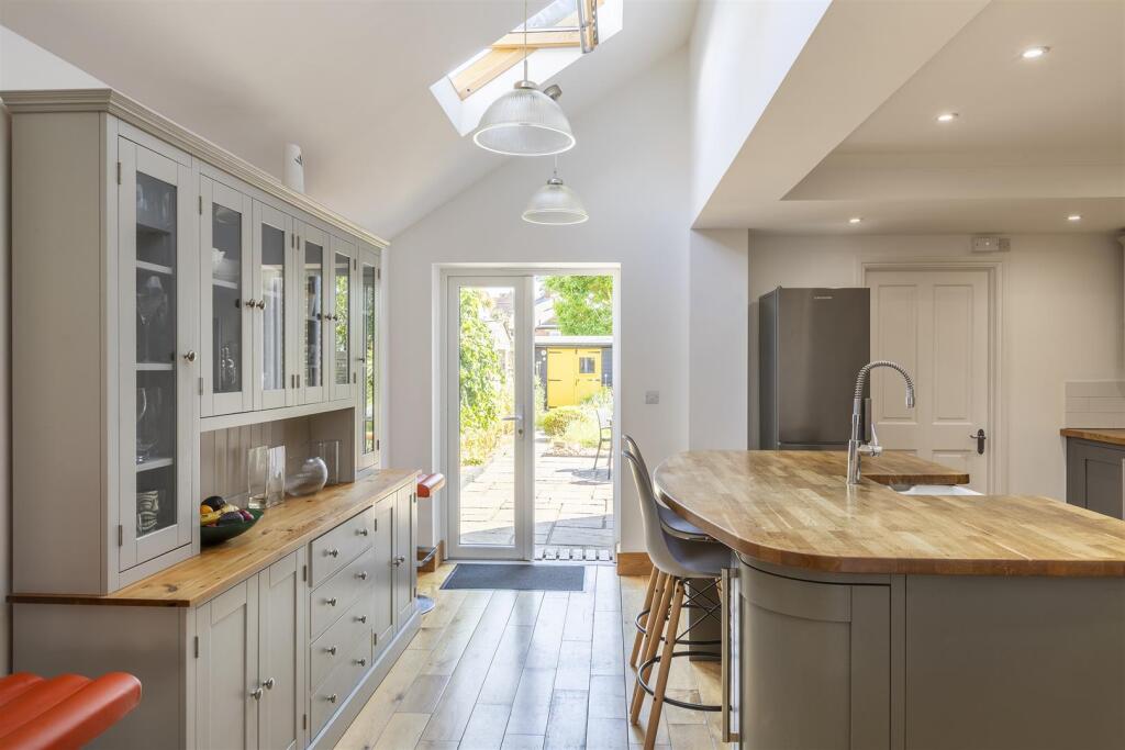Breakfast Room / Kitchen