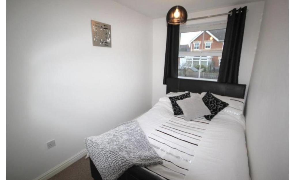 bedroom2.jpeg