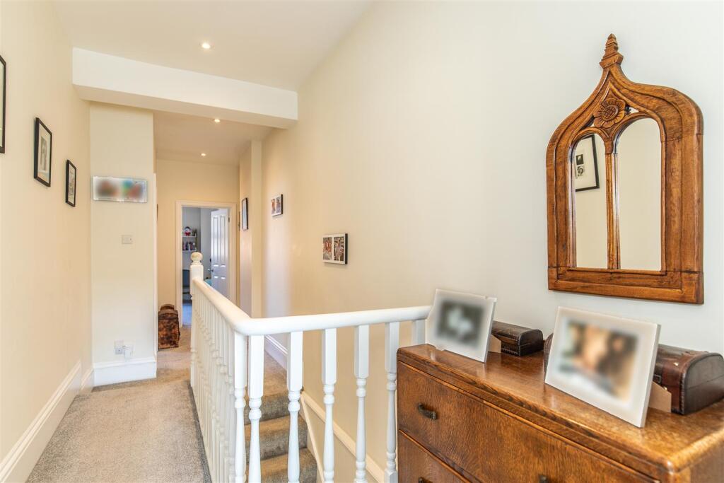 STAIRS &amp; FIRST FLOOR LANDING