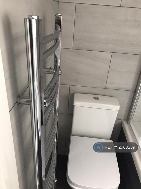 Bathroom Upstairs