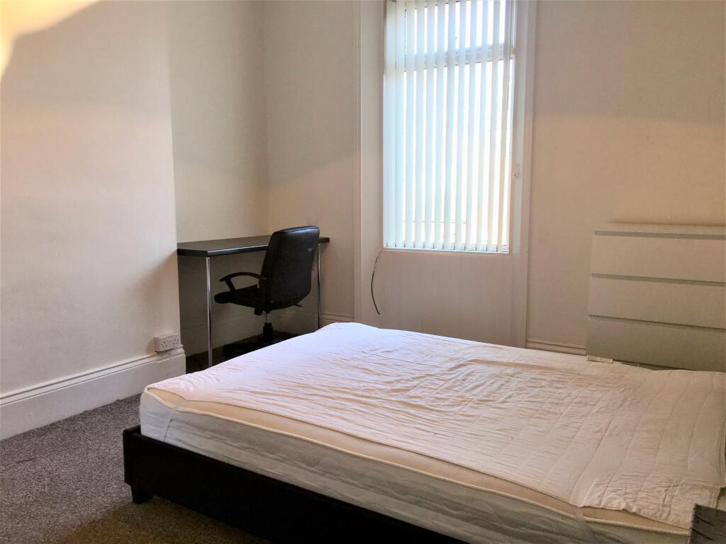 student bedroom 4 ne