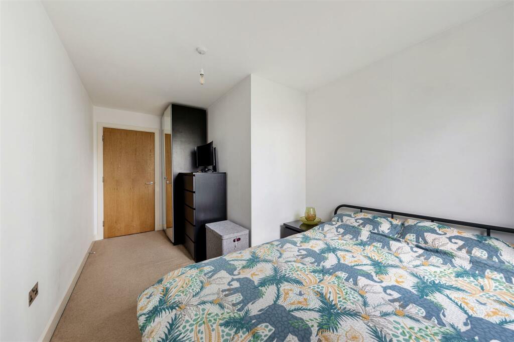 Apollo Court E15