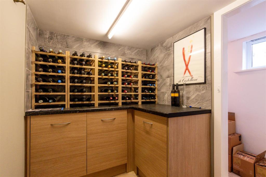 Wine Store.jpg