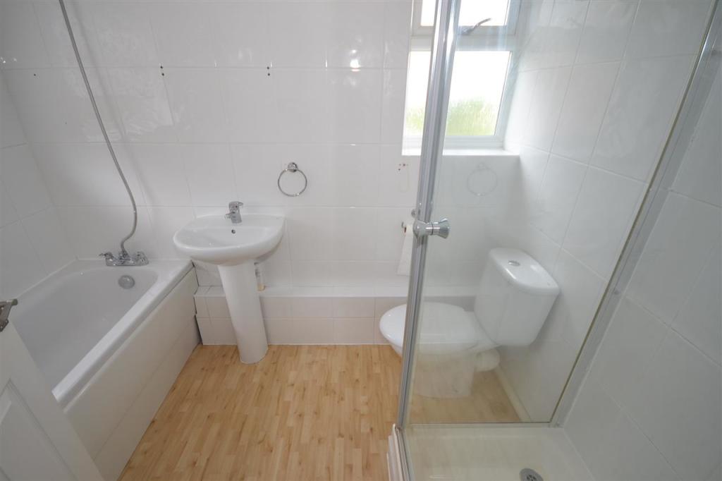 FOUR PIECE BATHROOM