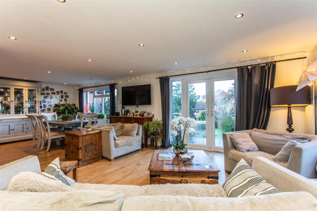 33 London Road63.jpg