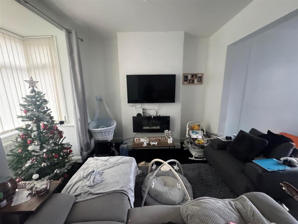 LOUNGE ANGLE 1.jpg