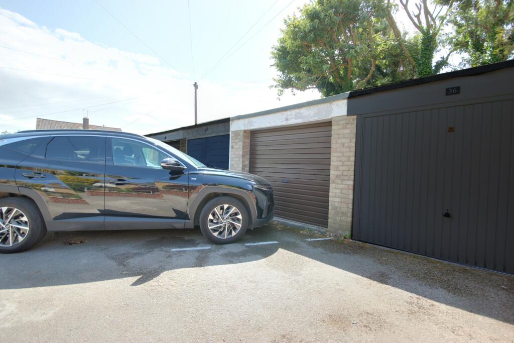 1 Garage &amp; Parking