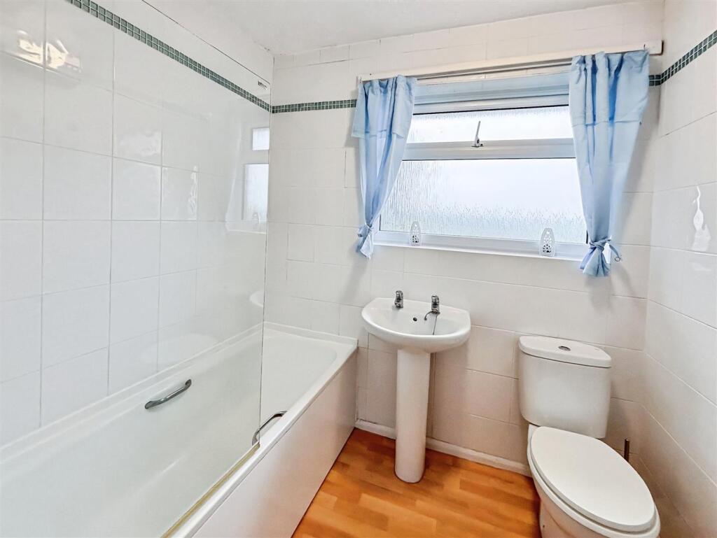 Bathroom.JPG