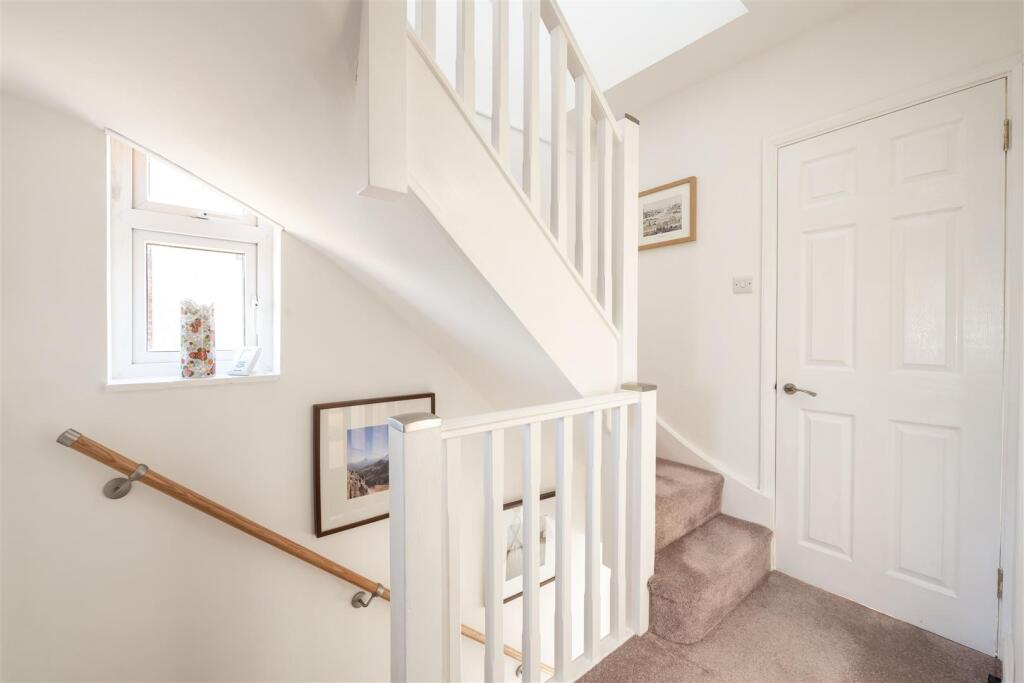 35 Bearton Green-13.jpg