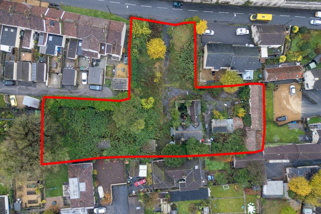 17 Station Road, Midsomer Norton, BA3 2AZ Freehold