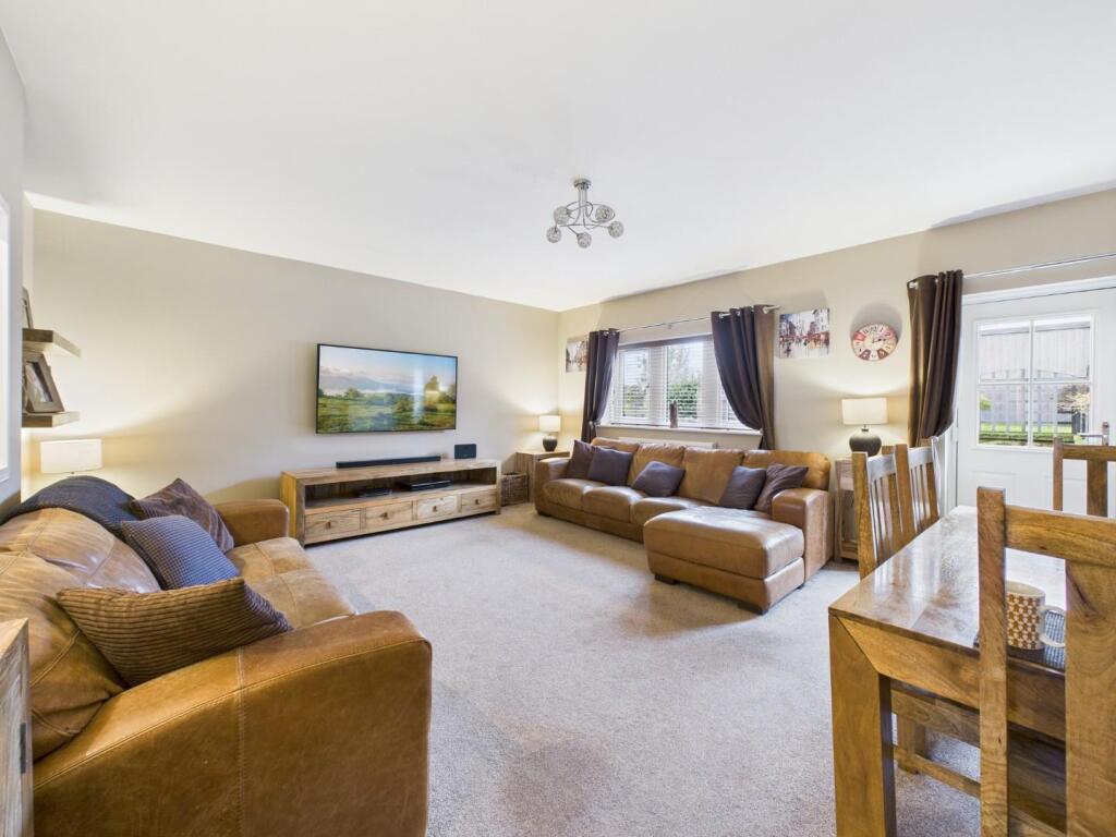 CAM04899G0-PR0219-STILL013.jpg